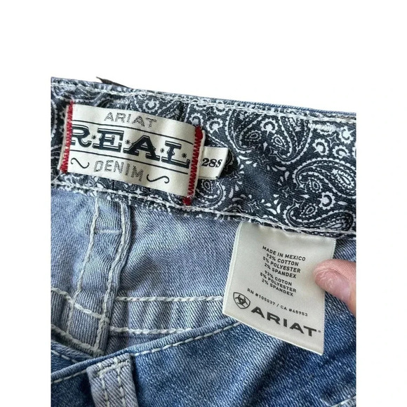 Ariat‎ Real Denim Women's Blue Straight Leg Belt Looped Distressed Jean Size 28s - Picture 9 of 10
